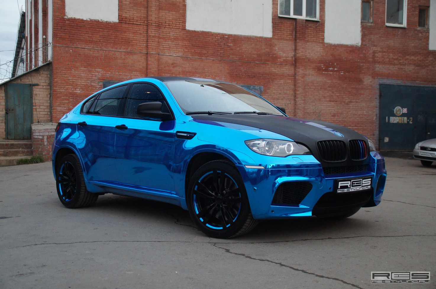 Blue Chrome BMW X6 M