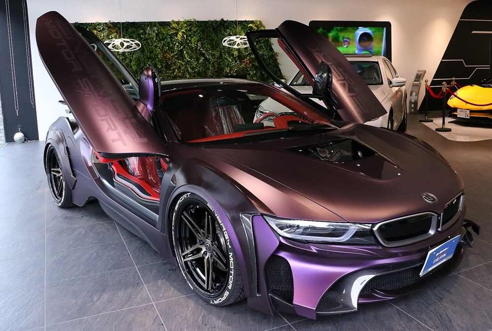 Eve.Ryn BMW i8 Dark Night