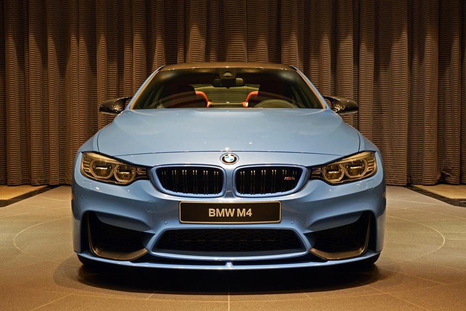 Yas Marina Blue F82 BMW M4  (8)